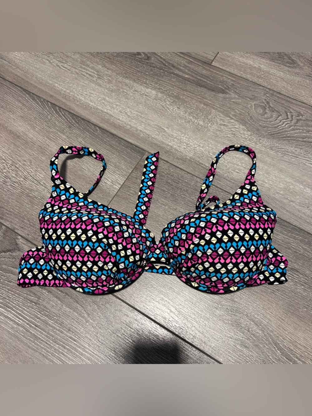 Colorful Geometric Pattern Padded Bikini Top - size medium